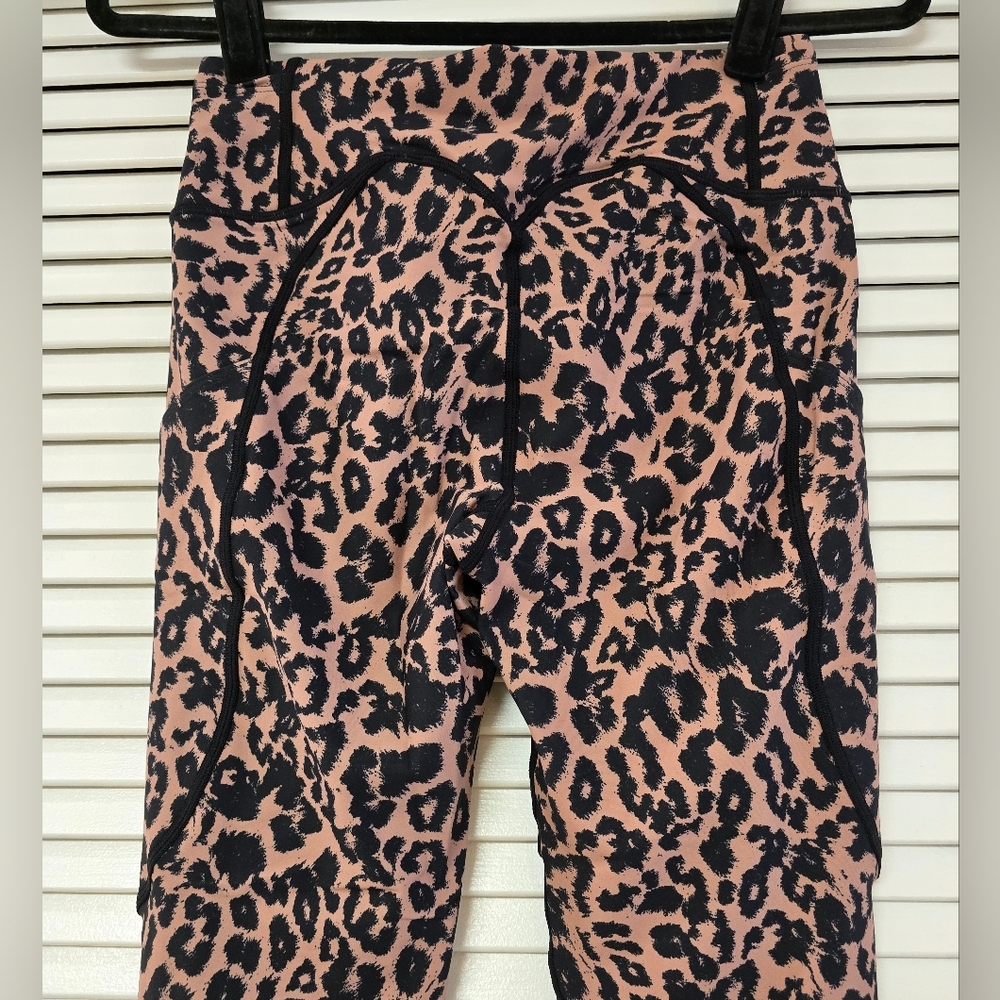 FITTIN - (NWOT) Cheetah Print Yoga Workout Athletic Activewear Crop Leggings - Picture 3 of 4